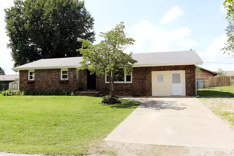 305 S Delaware St, Nixa, MO 65714 photo 1
