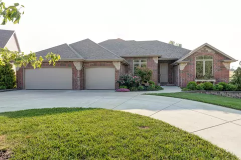 3738 E Cromwell Ln, Springfield, MO 65802 photo 1