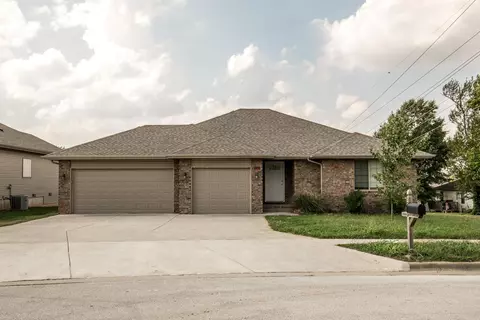 3211 N Marion Ave, Springfield, MO 65803 photo 1