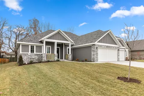 926 E Thorndale Dr, Nixa, MO 65714 photo 1