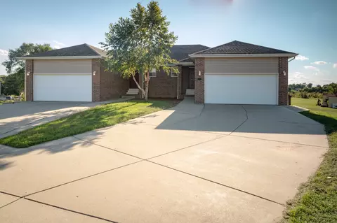 300 Excalibur Ct, Willard, MO 65781 photo 1