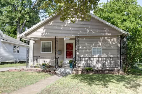 2045 N Howard Ave, Springfield, MO 65803 photo 1