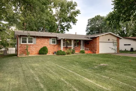 1938 S Nettleton Ave, Springfield, MO 65807 photo 1