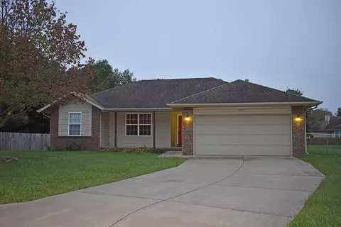 4914 W Tarkio St, Springfield, MO 65802 photo 1