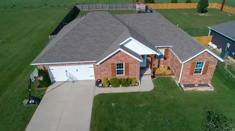 909 Riverview Rd, Marshfield, MO 65706 photo 1