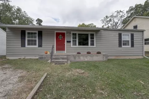 1213 W Scott St, Springfield, MO 65802 photo 1