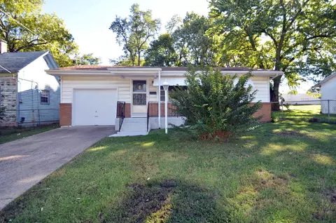 2106 N Taylor Ave, Springfield, MO 65803 photo 1