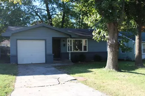 1921 S Weaver Ave, Springfield, MO 65807 photo 1