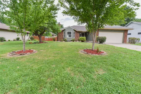 910 Dabney St, Nixa, MO 65714 photo 1