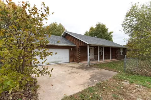 618 Amanda Dr, Clever, MO 65631 photo 1