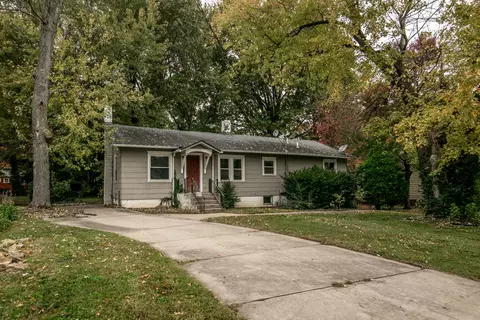 1555 S Rogers Ave, Springfield, MO 65804 photo 1