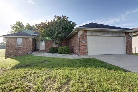 3104 N Ohara Ave, Springfield, MO 65803 photo 1