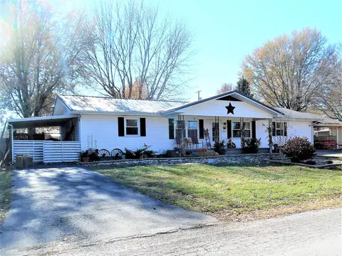 808 E Hadley St, Aurora, MO 65605 photo 1