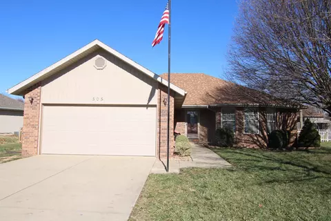 505 E Pine St, Willard, MO 65781 photo 1
