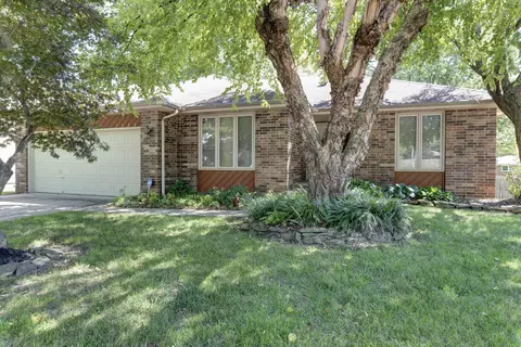 1222 S Bruce Ct, Springfield, MO 65804 photo 1