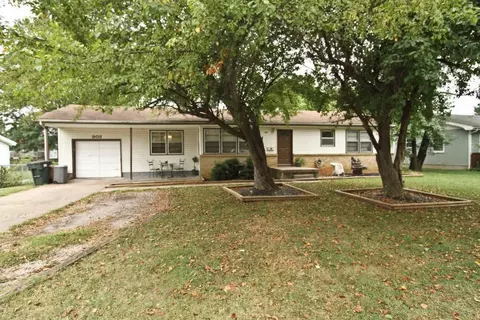902 E Morningside St, Springfield, MO 65807 photo 1