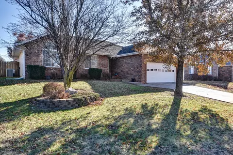 4230 S Linden Ave, Springfield, MO 65804 photo 1