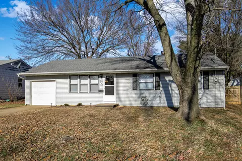 2225 W Bodeb St, Springfield, MO 65802 photo 1