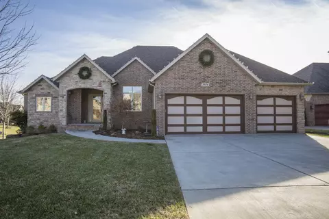 2834 E Woodford St, Springfield, MO 65804 photo 1
