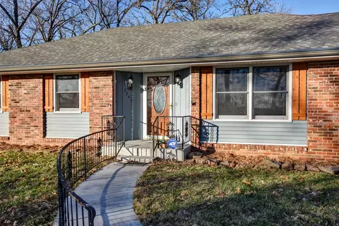 5741 E Catalpa St, Springfield, MO 65809 photo 1