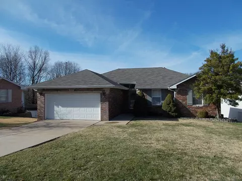3333 S Lakeside Ave, Springfield, MO 65804 photo 1