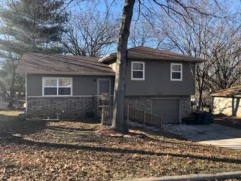 1207 S 18th Ave, Ozark, MO 65721 photo 1