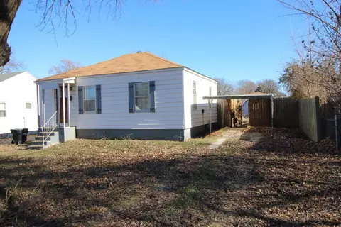 910 N Weller Ave, Springfield, MO 65802 photo 1