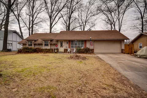 931 S Devonshire Dr, Springfield, MO 65802 photo 1