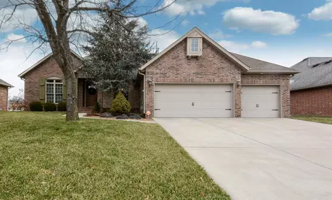 3741 E Chattanooga Dr, Springfield, MO 65809 photo 1