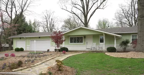 3145 E Wayland St, Springfield, MO 65804 photo 1