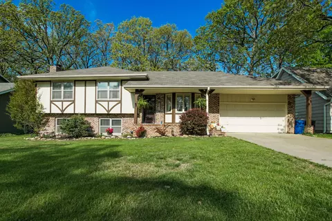 2037 S Hillcrest Ave, Springfield, MO 65807 photo 1