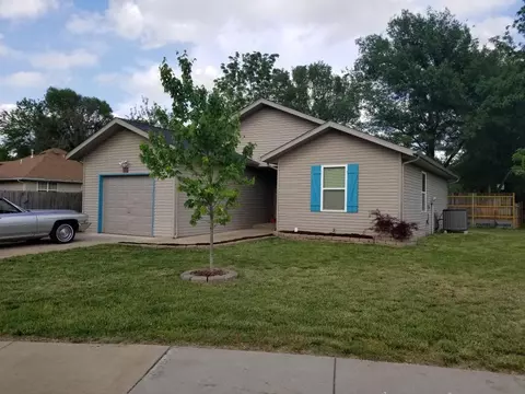 610 N Builders Cir, Springfield, MO 65803 photo 1