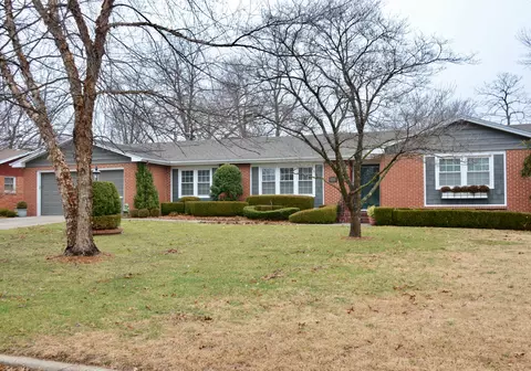 2443 Edgewood St, Springfield, MO 65804 photo 1
