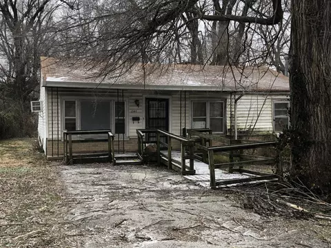 1540 E Nora St, Springfield, MO 65803 photo 1
