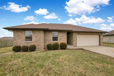 1109 E Lily Dr, Ozark, MO 65721 photo 1