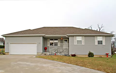 761 Tomahawk Ct, Marshfield, MO 65706 photo 1
