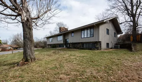 2426 E Rosebrier St, Springfield, MO 65804 photo 1