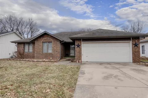 1448 W Lindberg St, Springfield, MO 65807 photo 1