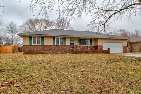 6939 W Lone Oak St, Springfield, MO 65803 photo 1