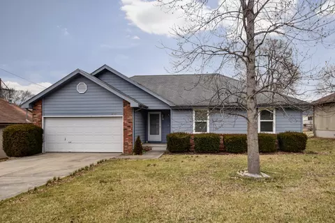 2953 E Chattanooga St, Springfield, MO 65804 photo 1