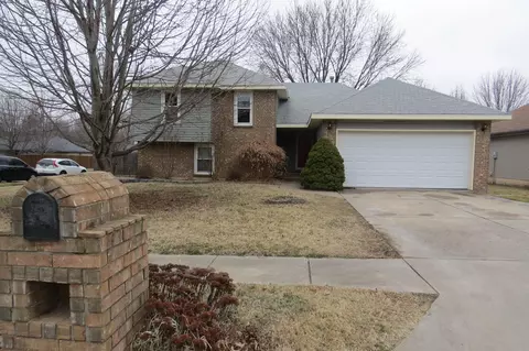 3211 W Katella, Springfield, MO 65807 photo 1