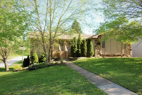 2147 E Swallow St, Springfield, MO 65804 photo 1