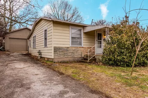 2444 N Johnston Ave, Springfield, MO 65803 photo 1