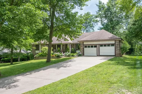 2120 E Woodhaven Pl, Springfield, MO 65804 photo 1