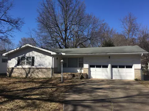1119 E Seminole St, Springfield, MO 65807 photo 1