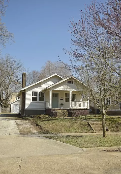 1331 E Harrison St, Springfield, MO 65804 photo 1