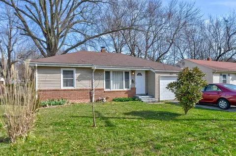 213 E Cherokee St, Springfield, MO 65807 photo 1