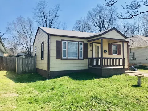 2144 N Travis Ave, Springfield, MO 65803 photo 1