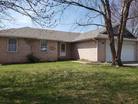 541 South Ave, Sparta, MO 65753 photo 1