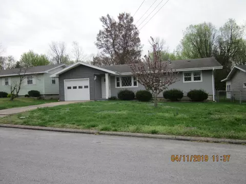 1332 E Livingston St, Springfield, MO 65803 photo 1